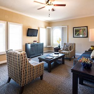 Deluxe Two-Bedroom Suite