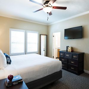 Deluxe Second Floor King Room